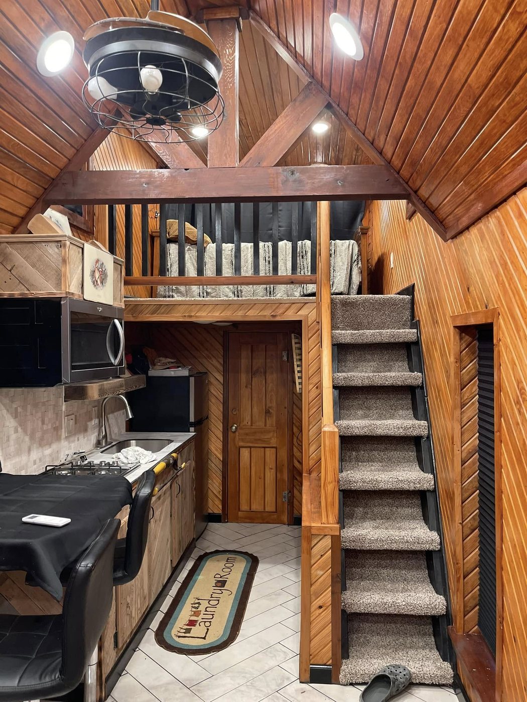 Interior terminado con loft y cocina